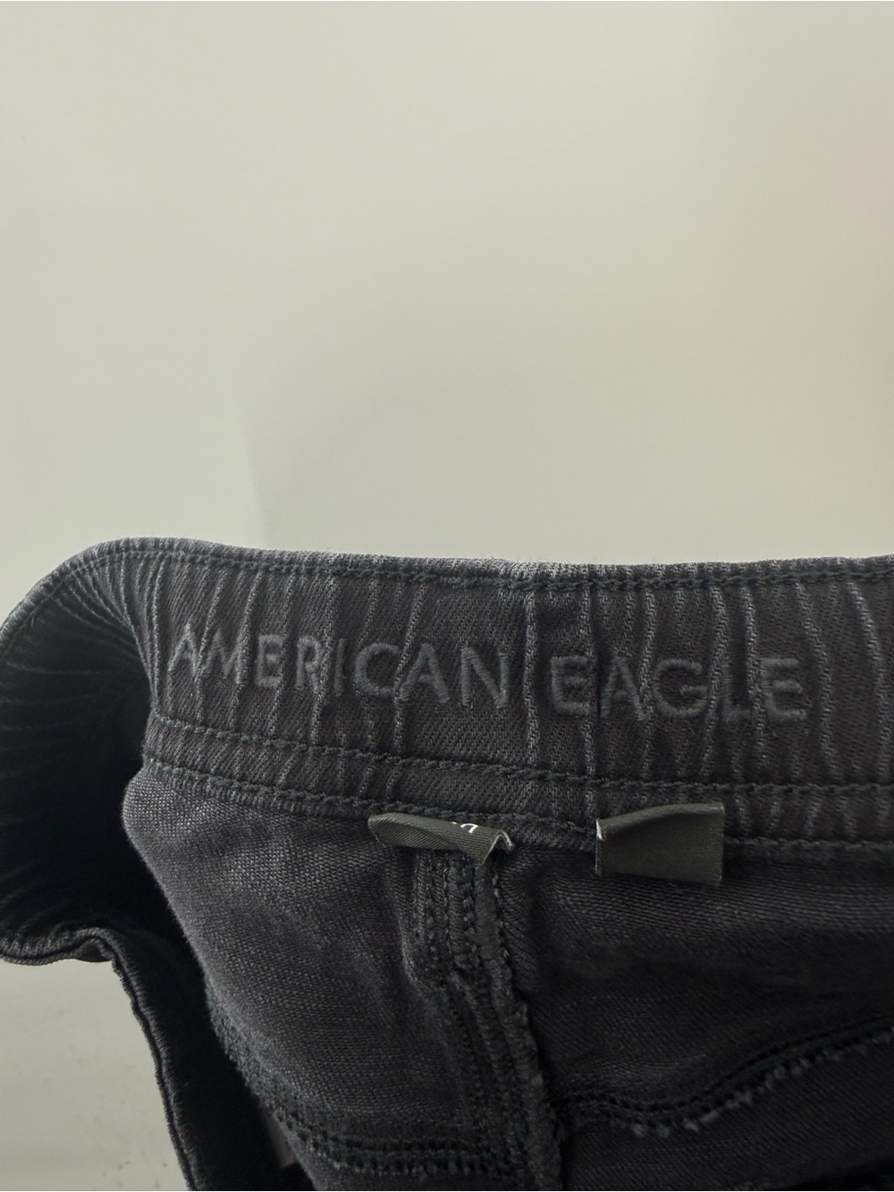 American Eagle Easy Shortie Black Wash Stretch Waistband Jean Shorts Size 0 - Picture 8 of 11